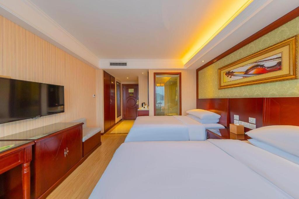 Yichang Vienna Hotel Wanda Branch Екстериор снимка