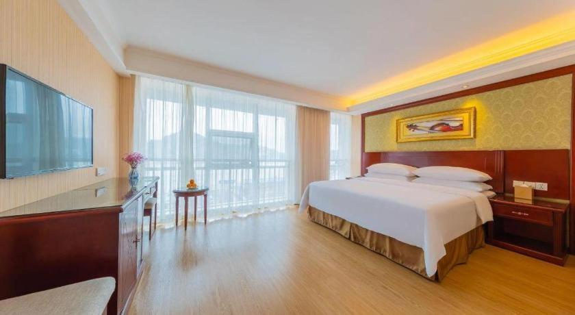 Yichang Vienna Hotel Wanda Branch Екстериор снимка