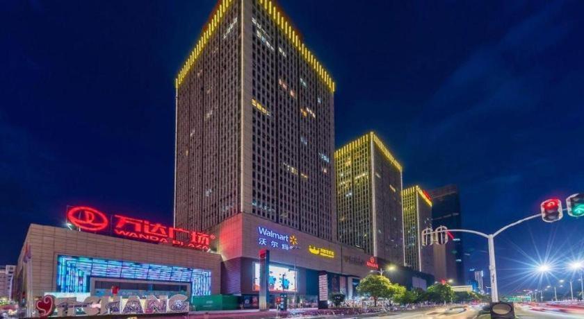 Yichang Vienna Hotel Wanda Branch Екстериор снимка