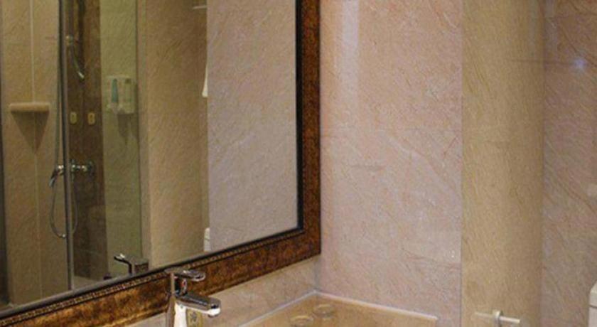 Yichang Vienna Hotel Wanda Branch Екстериор снимка